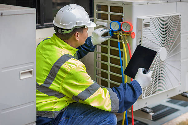 Professional Hvac technician working in Vinton, OH